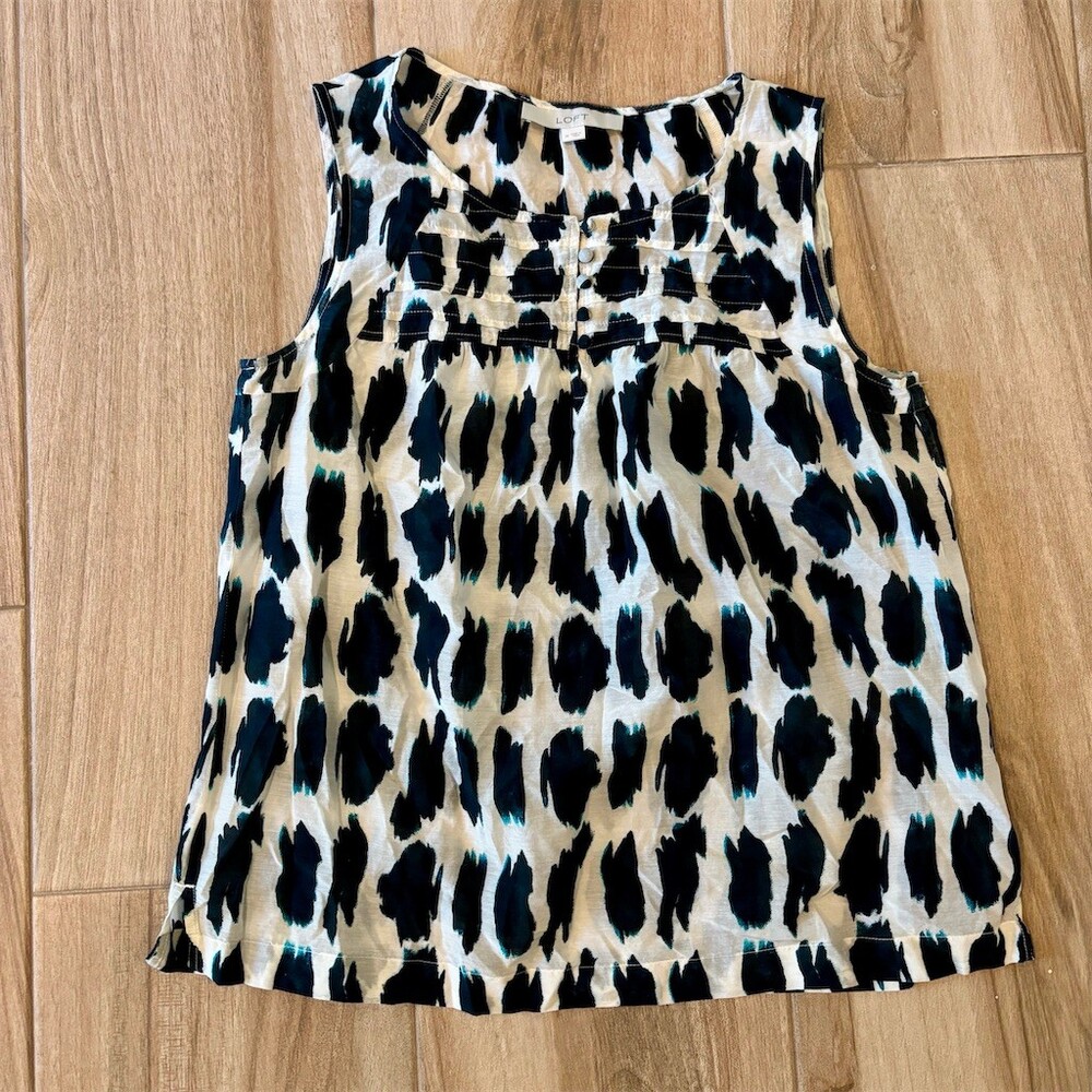 Ann Taylor LOFT Blouse Womens Size M Ivory Animal Print Sleeveless Scoop